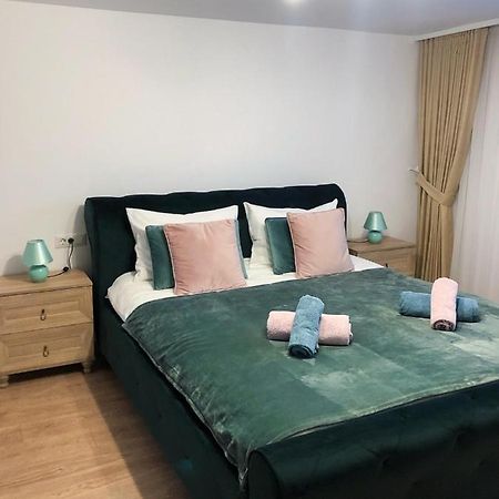 Ultra Central Apartment, Free Parking Oradea - Stray Cats Екстериор снимка