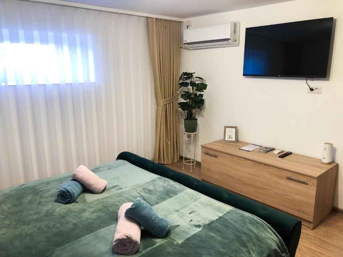Ultra Central Apartment, Free Parking Oradea - Stray Cats Екстериор снимка